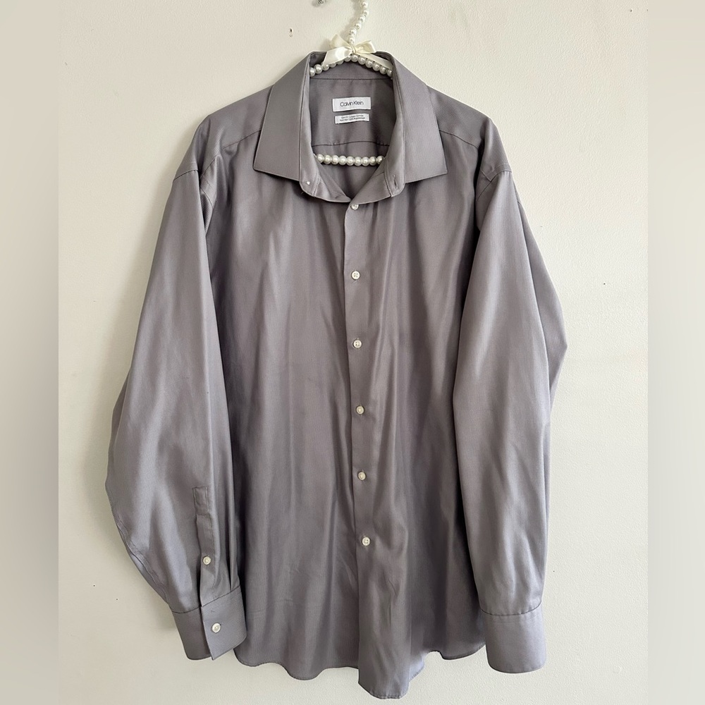 2 Men Button Down Shirts - Picture 10 of 13